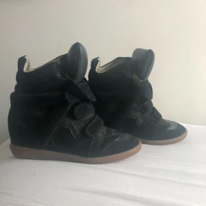  - Isabel marant skor i helt ny skick, använda 1 gång pga fel strl, inköpta på mytheresa❤️❤️