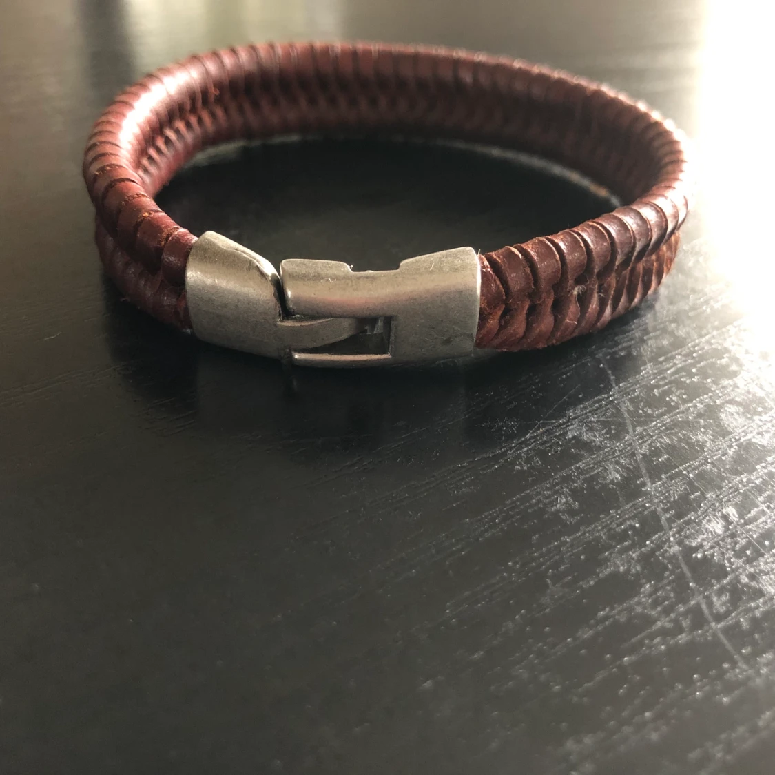 Brunt läderarmband  - 90