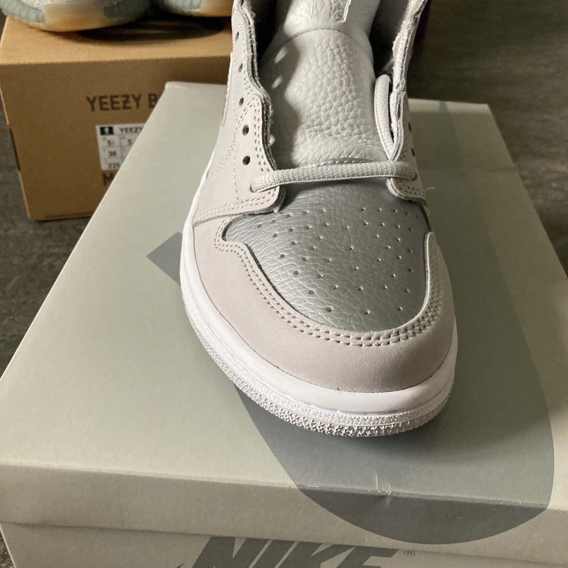 Jordan 1 High Japan Neutral gray US7,5 - 91