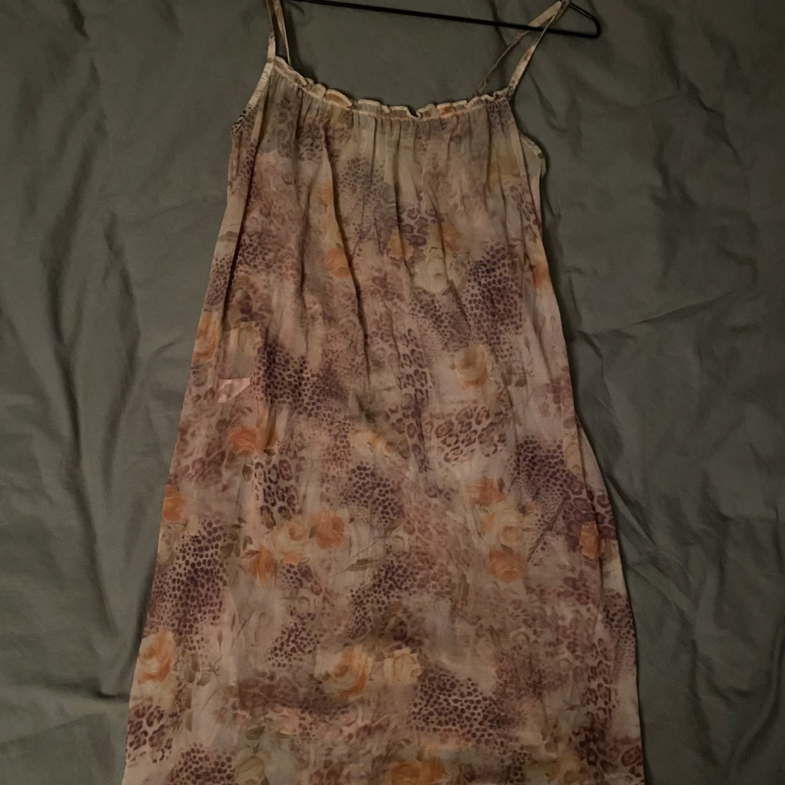 Somrig klänning gul leopard