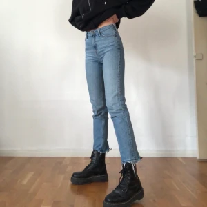 Lee jeans - Jeans från Lee, modell Mom Straight. W27 L31 ~ S/M. Frakt 60kr.