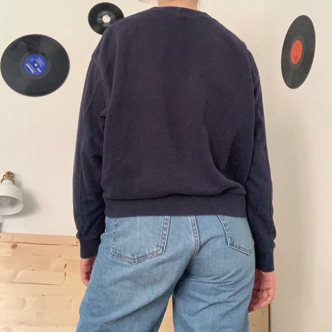 Marinblå tjocktröja - 90