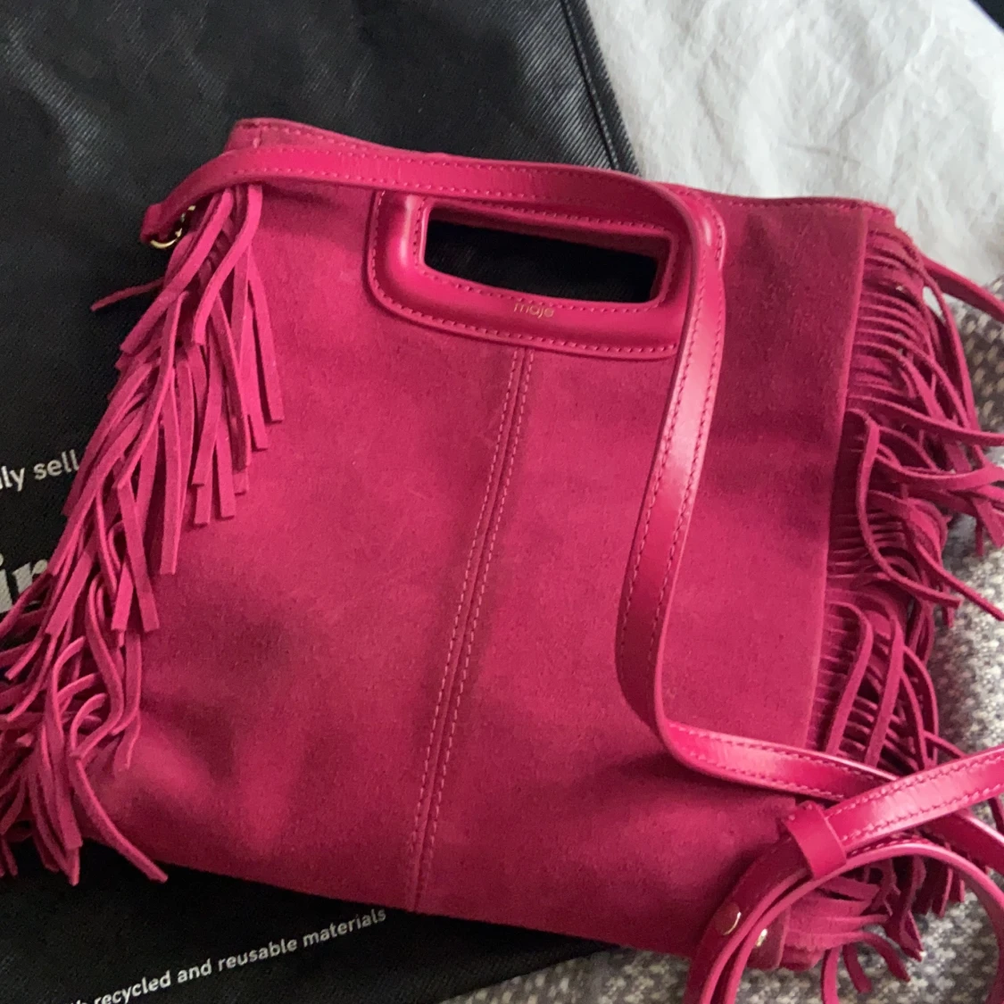 Maje väska i rosa mocka