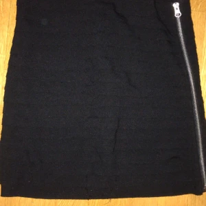 Svart kjol - Anänd ett par gånger