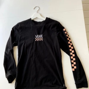 Vans tröja - I bra skick, kommer inte till anvöndnkng längre. Köpt i usa i vans butik.inklusive frakt