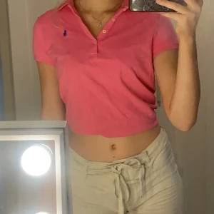 Ralph lauren tröja - JÄTTEFIN ralp lauren tröja!! Säljer pga kommer inte till andvädning. Superfint skick!( Frakt tillkommer)