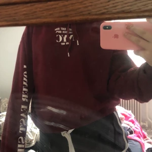 Röd hoddie - Fin röd hoddie bara testad