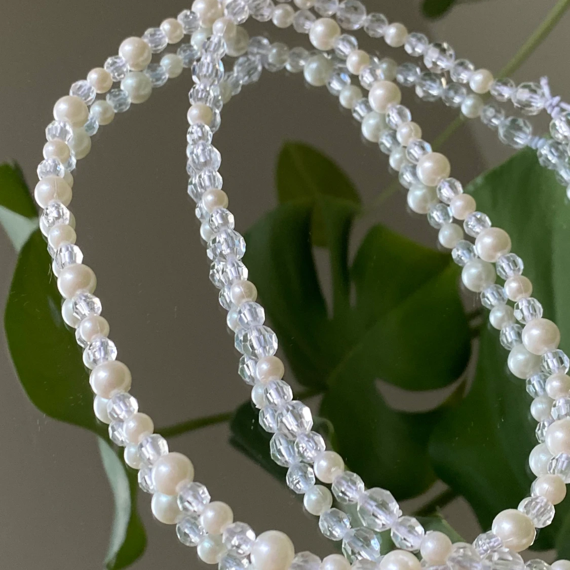 Pärlhalsband och armband, plast - 90