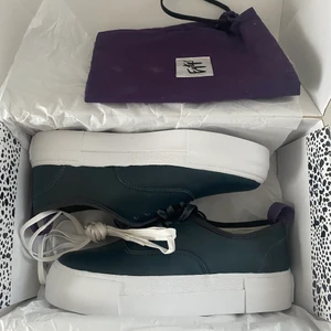 Eytys Mother Leather storlek 36 - Hej! Säljer nu ett par Eytys Mother Leather i storlek 36. Köpta på Eytys. Helt nya, aldrig använda. 