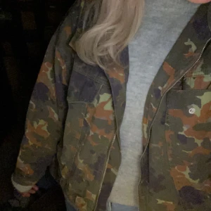 Militärjacka - Skitball jacka i ish-militär mönster, frakt tillkommer 🖤😆✌🏽