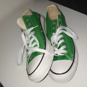 💚 Converse Allstar ⭐ Sneakers Skor Gröna 💚 - Jätte fina converse skor som jag inte använder längre kanske någon som är intresserad :D 