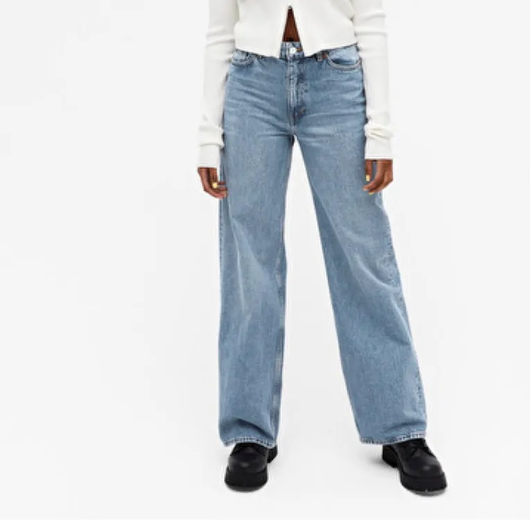 Säljer mina jeans från monki i modellen yoko nypris 400kr. Jeans & Byxor.