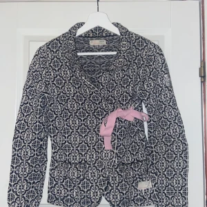 Odd molly - Populär kofta från ODD MOLLY. Nypris 1700;-