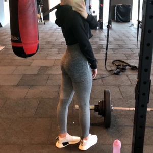 gymshark ombre seamless leggings - Gymshark ombre seamless leggings i stl S. Tightsen är använda få gånger så i mycket bra skick. 