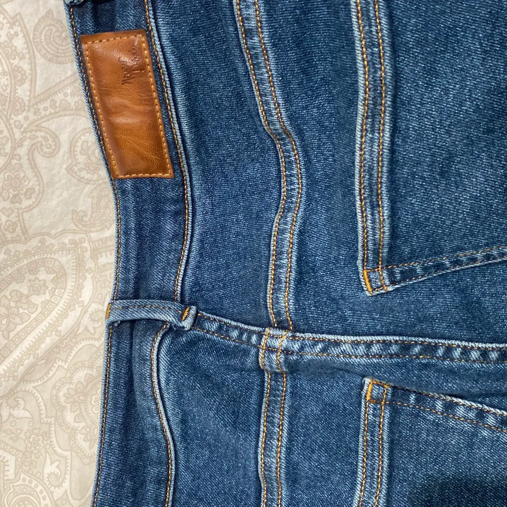 Helt nya skinny jeans från Bikbok (väldigt stretchiga). Köpt för 699 kr! 💕. Jeans & Byxor.
