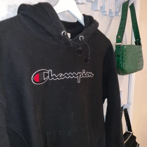 Vintage Champion Hoodie - Köpt för 700 för tre år sedan, använder inte längre:)