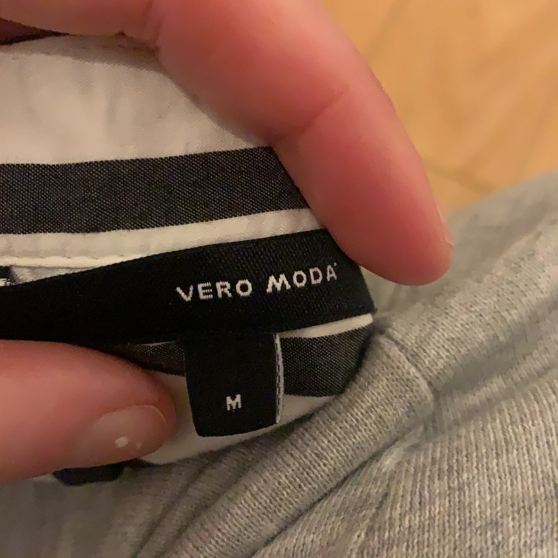 Randig tröja från vero Moda, storlek M - 90