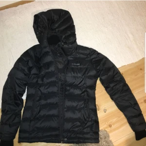  - Everest jacka! Köpt på Plick men tyvärr passar inte mig.  Kan mötas i Sollefteå/Kramfors eller skicka.  Frakt tillkommer 😋