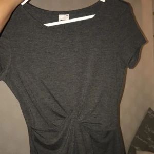  - Grå tubklänning , 80kr inklusive frakt! 