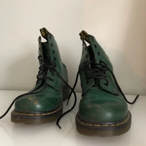  - Dr. Martens använda ett fåtal gånger :)