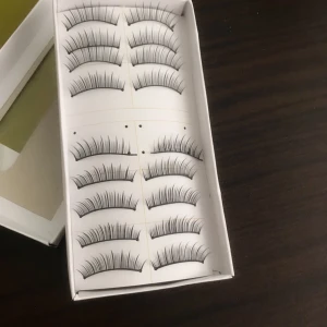  - Set ingår : 9 par helt nytt 1 lösögonfranslim 