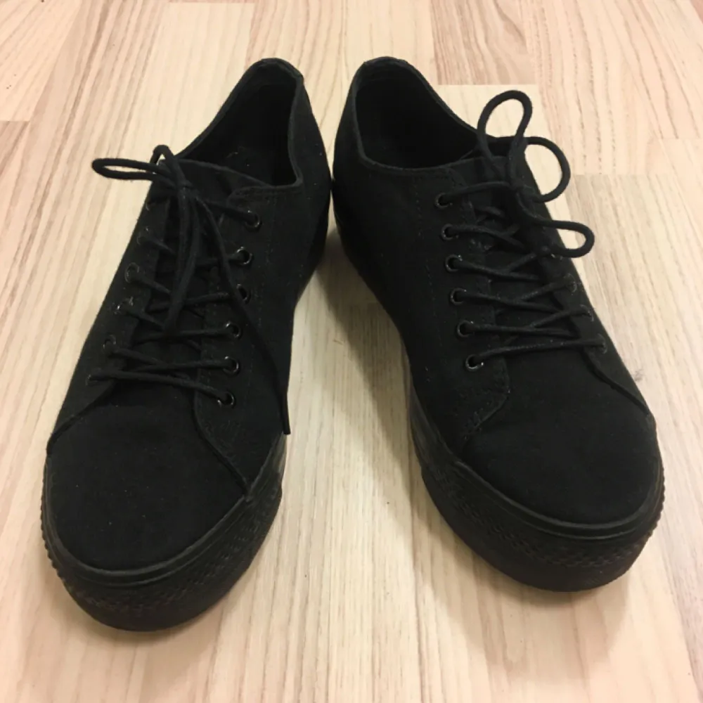 Very cute and unique shoes from Vagabond in good condition.  You can get the item in central Göteborg or It can get shipped.. Skor.