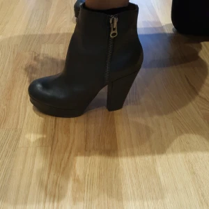  - Bekväma Skor från sixty seven.  Storlek 39  Sparsamt använda