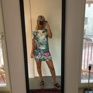  - Conscious x HM. Oanvänd med lappar kvar. 