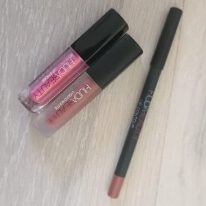  - HudaBeauty Lipkit,fick i gåva. Ej använt lipglossen, bara pennan. 