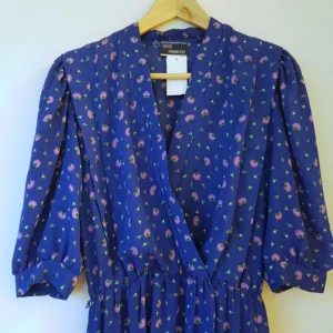  - 🌚🌝Beautiful vintage blue 👗midi-dress 🌼🌸  Fits tall 36-40. 100%viscose