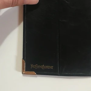  - Yves Saint Laurent vintage document/card holder. Found in vintage shop in Rome. Meet up in Göteborg or buyer pays shipping 