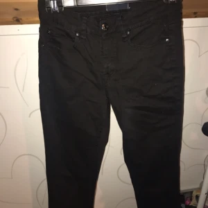  - Veta något mer? Skriv gärna till mig :) (Det är två olika byxor)