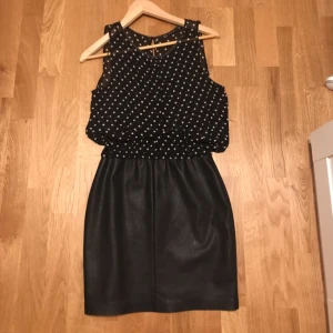  - Zara klänning, använd 1 gång 