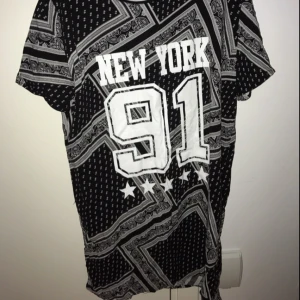  - Ball t-shirts klänning 