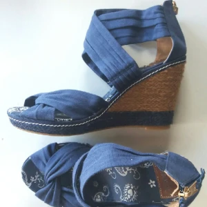  - Helt oanvända Mexx skor stl 39. Har förvarats i orginalförpackningen.