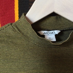  - Polo från monki! 60 kr inklusive frakt 💐