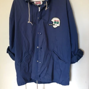  - Snygg jacka köpt på second hand.