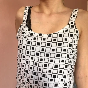  - Fin vintage klänning köpt på Emmaus💕 Jätte fint skick ✨