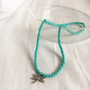 Halsband - Handgjort halsband💙 Tråden är elastisk💕