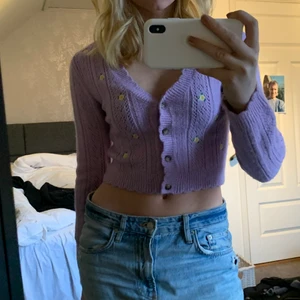 Kofta - Söt kofta från Urban outfitters! Finns inte längre. Storlek S, buda i kommentarerna ❤️❤️