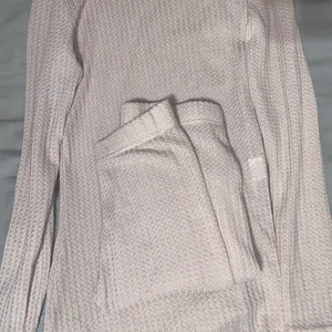 Oanvänd sett - Oanvänd (mjukis sett) legginsen är åtsittande. Nude färgad. 