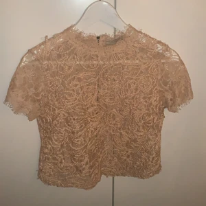 Zara topp  - Zara topp använd en gång då den inte passade mig. Storlek S