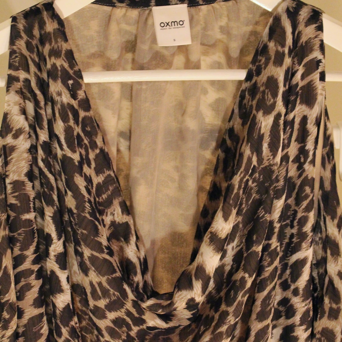 Mönstrad blus från Oxmo fint skick! - 90