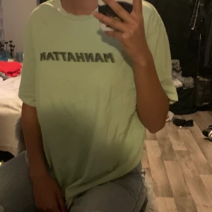 Oversize t-shirt - En ljus grön overzise tröja 