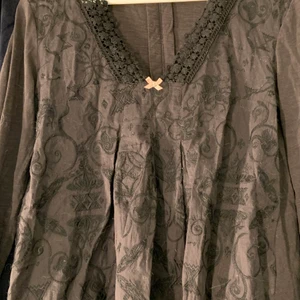 Tröja från odd Molly✨ - Skön långarmad tröja. Som är andvänd få gånger säljer den för det inte är min stil längre. ✨