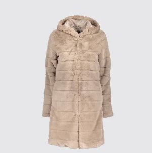 Pälsjacka - Beige pälsjacka med luva från New Yorker. Använd fåtal gånger- bra skick. Väldigt mjuk och fin. Storlek 34.