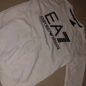 Armani tröja  - Helt ny oanvänd storlek M 