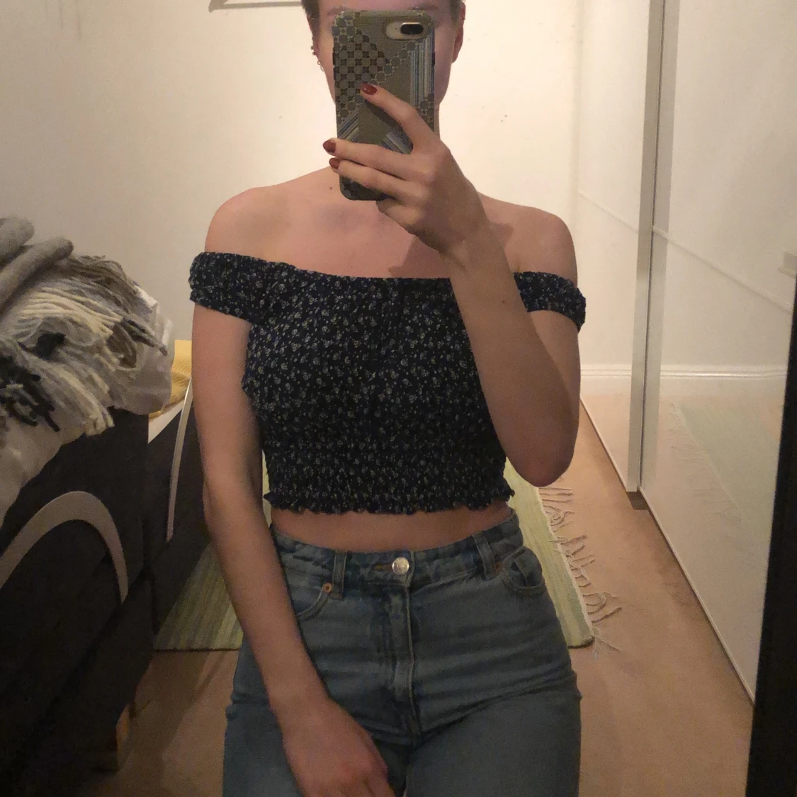 Mörkblå off shoulder-blus - 90