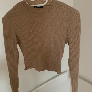 Beige topp - Beige topp från Shein storlek XS