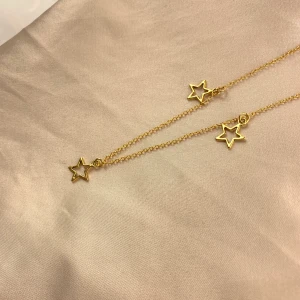 Halsband med stjärnor✨ - - 40kr💞                                                                    Smyckenz.se på Instagram✨